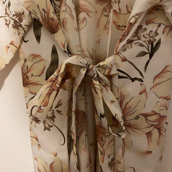 Silky Flowy Robe/Cover up - Picture 5 of 6